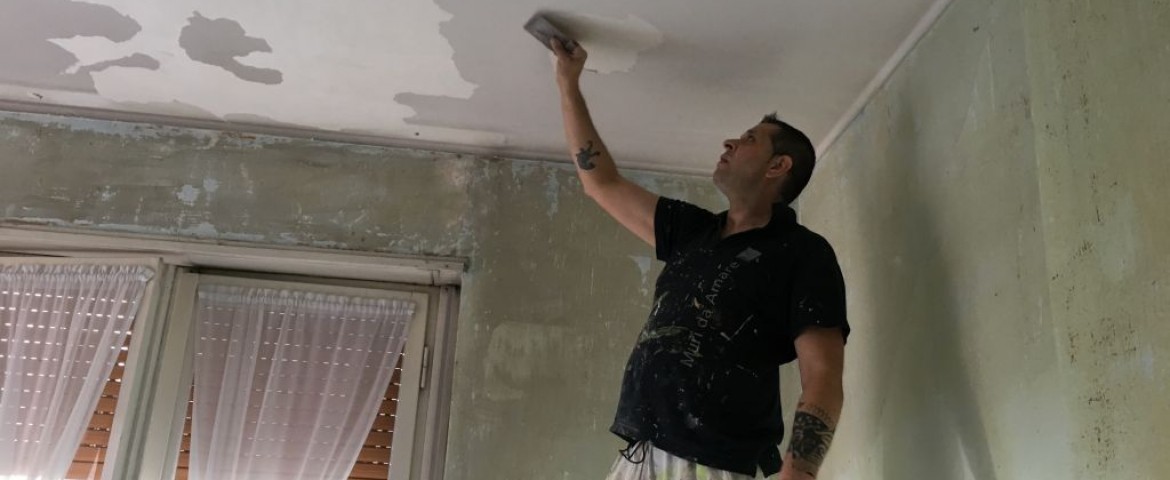 ESPORTAZIONE CARTA DA PARATI E INFILTRAZIONE SUL SOFFITTO