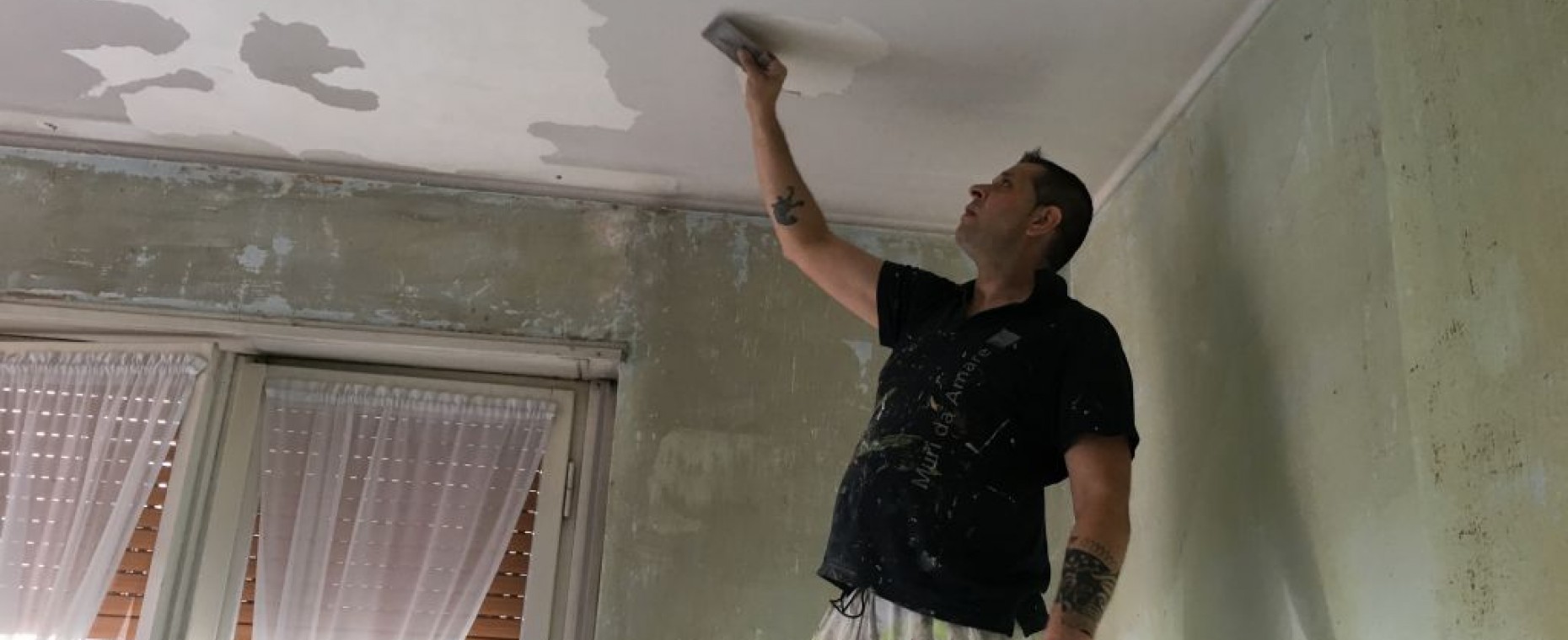 ESPORTAZIONE CARTA DA PARATI E INFILTRAZIONE SUL SOFFITTO